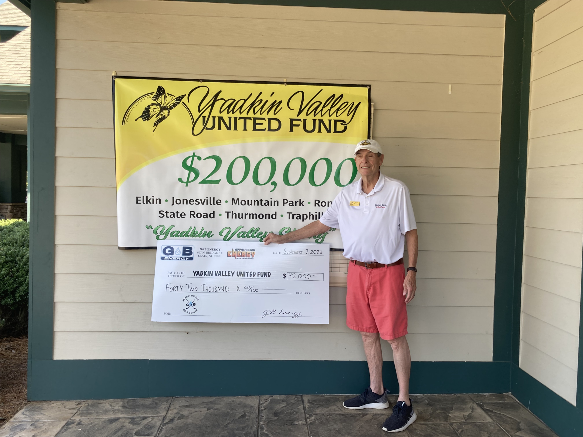 d61d44254608dd06ccdd2ff02982d14d_XL image G&B Golf Tournament Raises $42,000 for YVUF